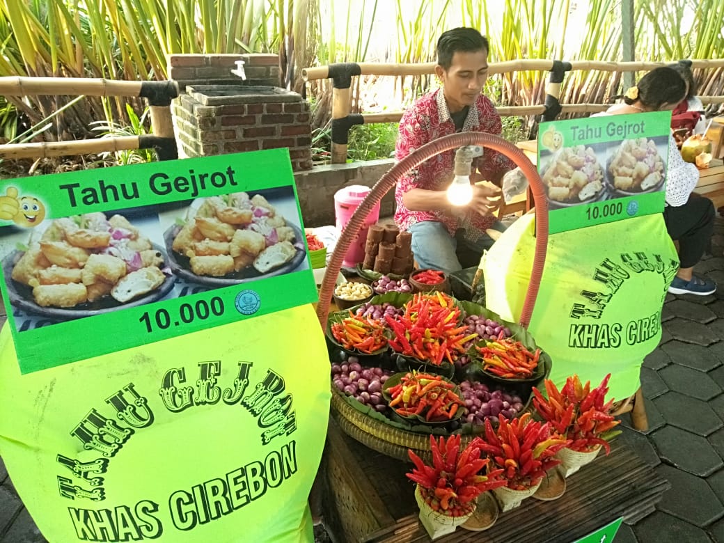 Tekuni Usaha Tahu Gejrot, Irfan Bisa Hasilkan Rp30 Juta/Bulan